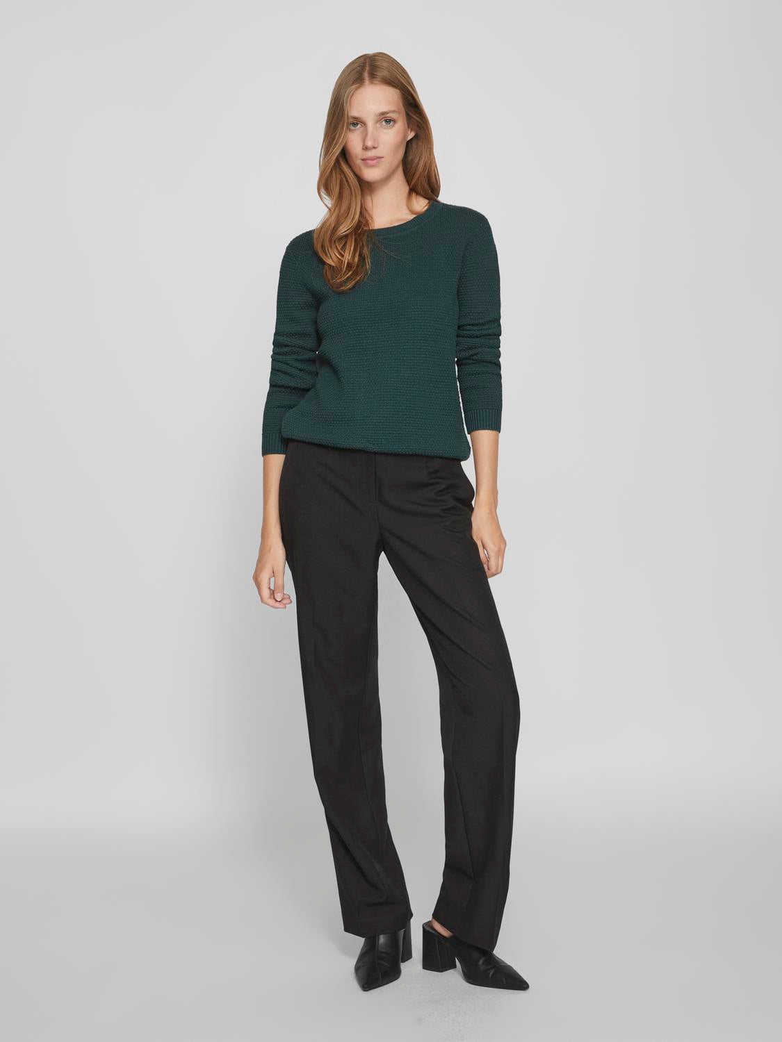 model_shot-front_full